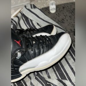 Jordan 1 low playoffs size 9